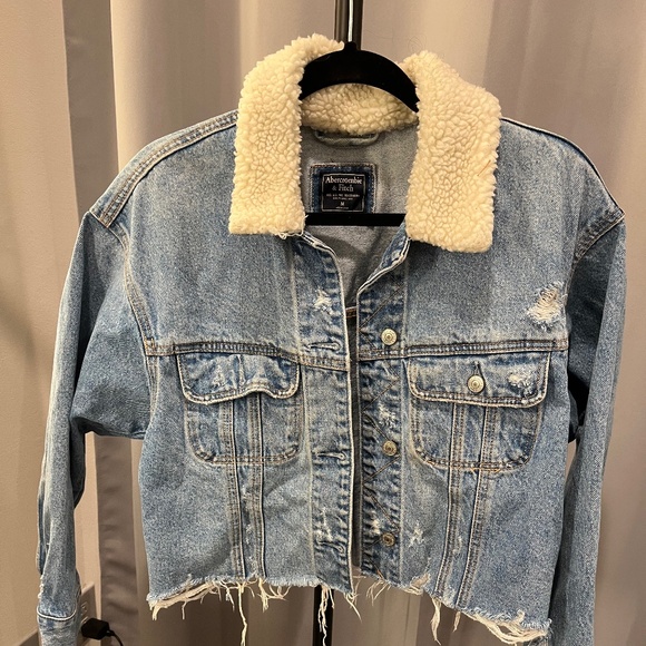 A&F oversized denim jacket with sherpa collar - Picture 1 of 2